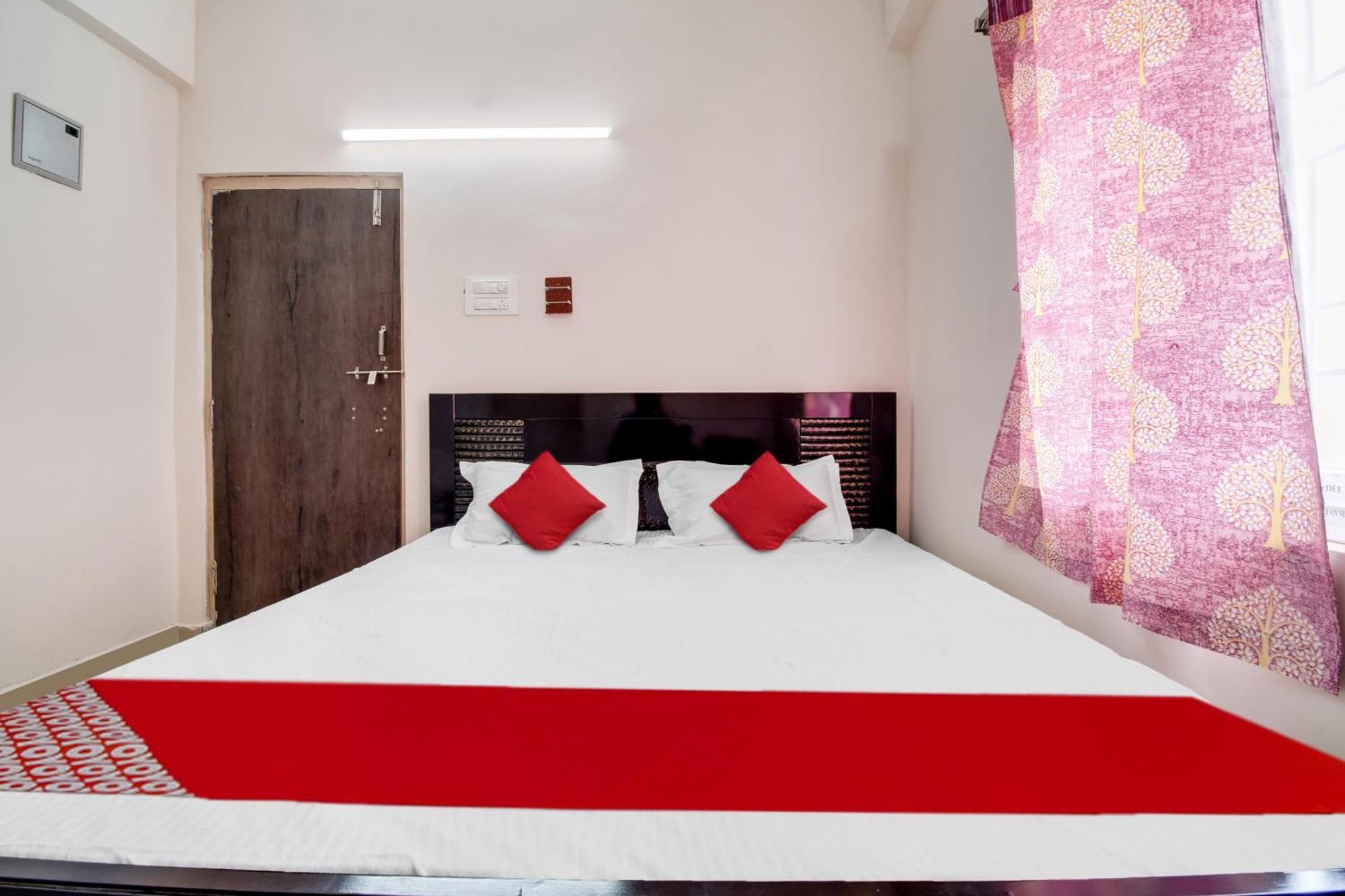 Hotel O Surya Prabha Kurmannapalem Exteriör bild